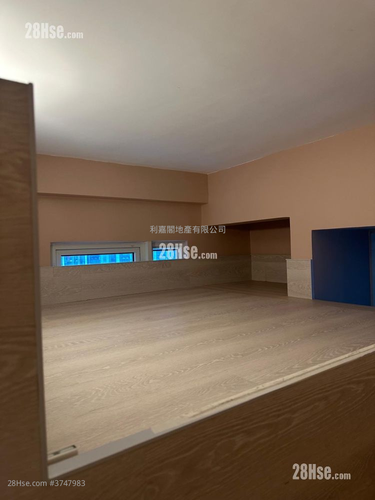 峻瀅 售盤 3 房 693 平方呎