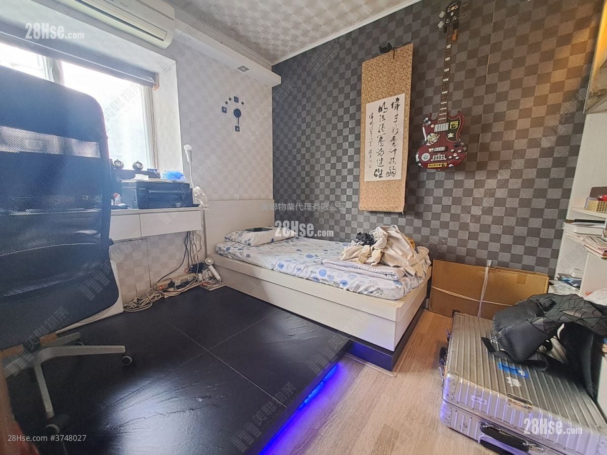 Beacon Heights Sell 3 Bedrooms , 2 Bathrooms 905 ft²