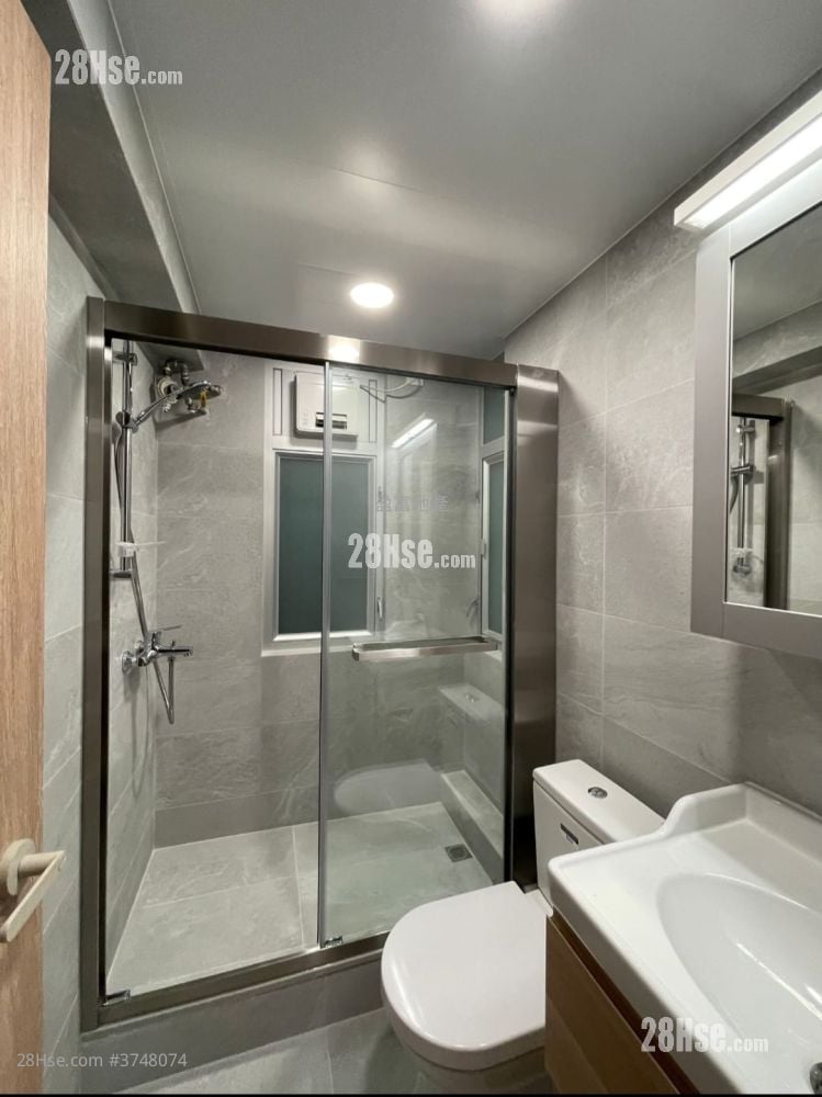 Tai Po Centre Sell 2 Bedrooms , 1 Bathroom 361 ft²