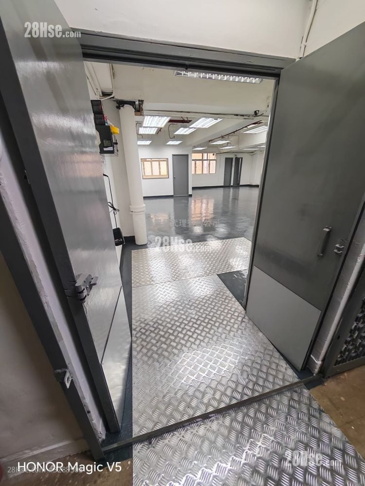 Tsing Yi Industrial Centre Rental 1 Bedroom , 1 Toilet