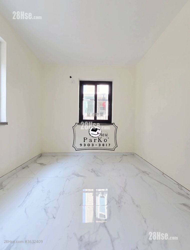 村屋 售盤 3 房 , 2 浴室 700 平方呎