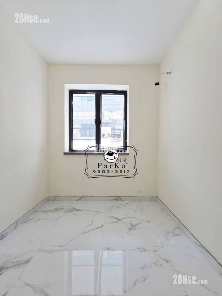 村屋 售盤 3 房 , 2 浴室 700 平方呎