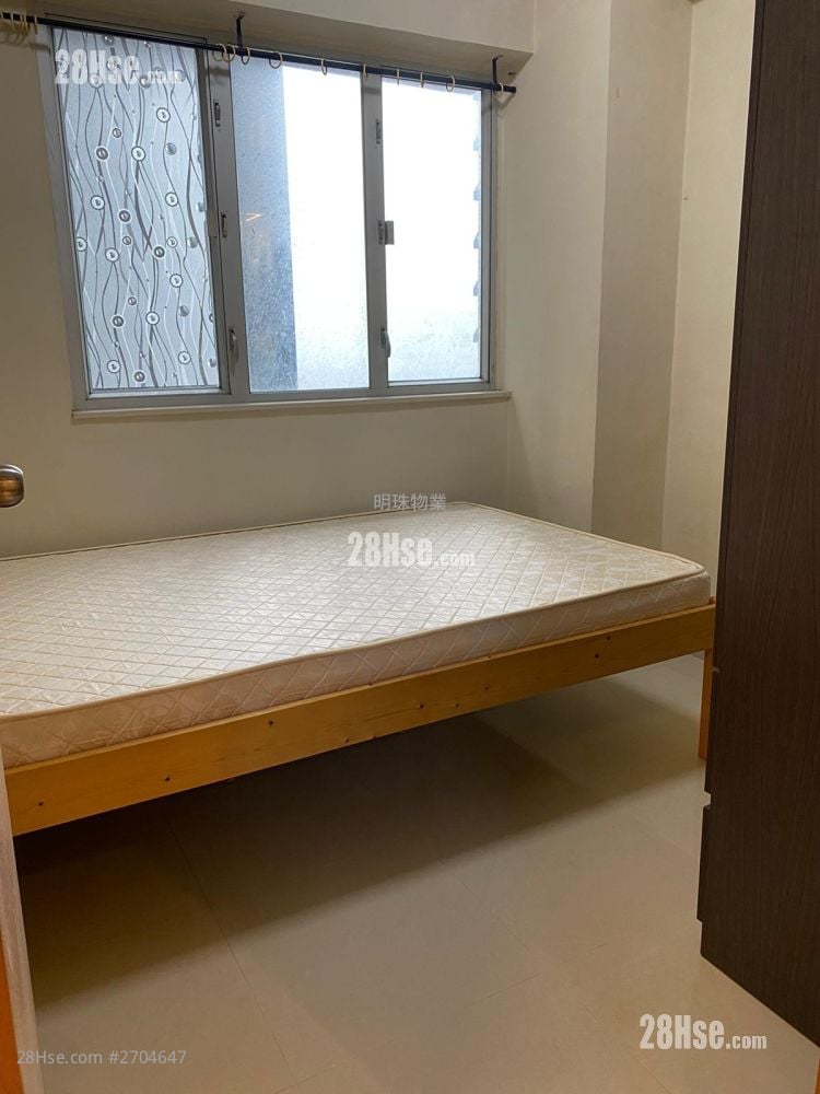 Tonnochy Towers Sell 2 Bedrooms , 1 Bathroom 354 ft²