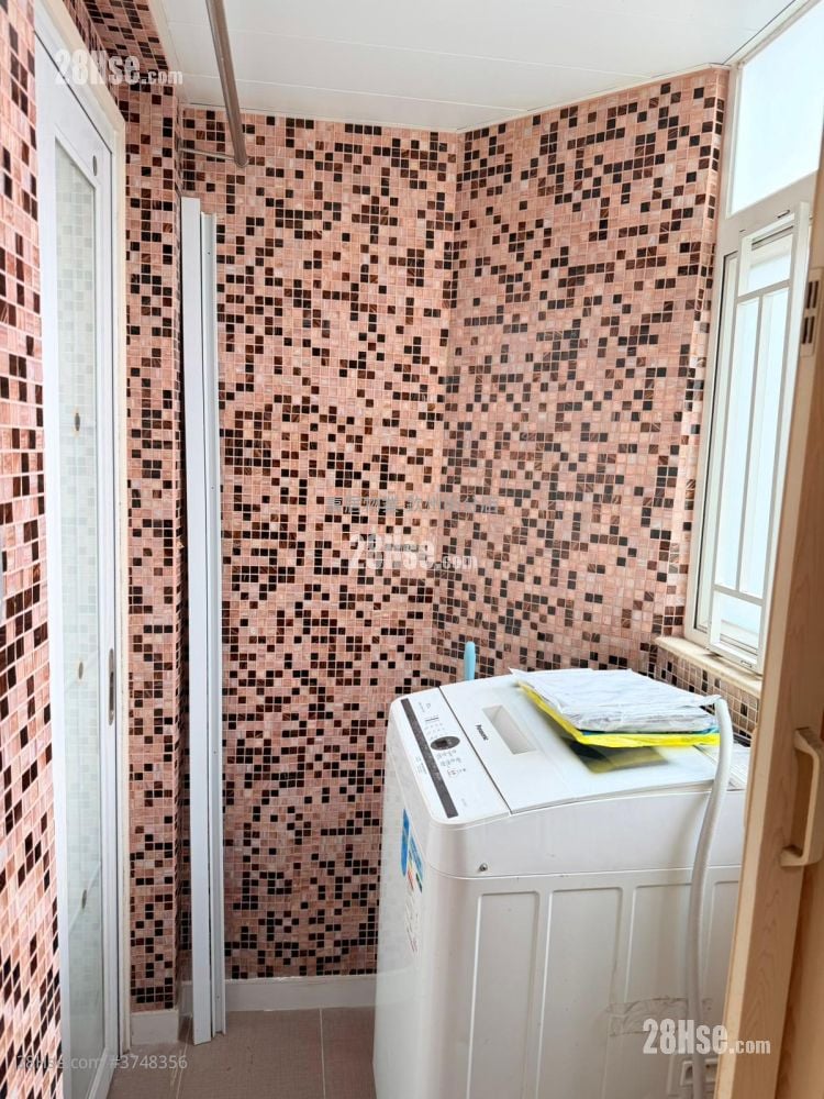 Gold Ming Building Sell 1 Bedroom , 1 Bathroom 256 ft²