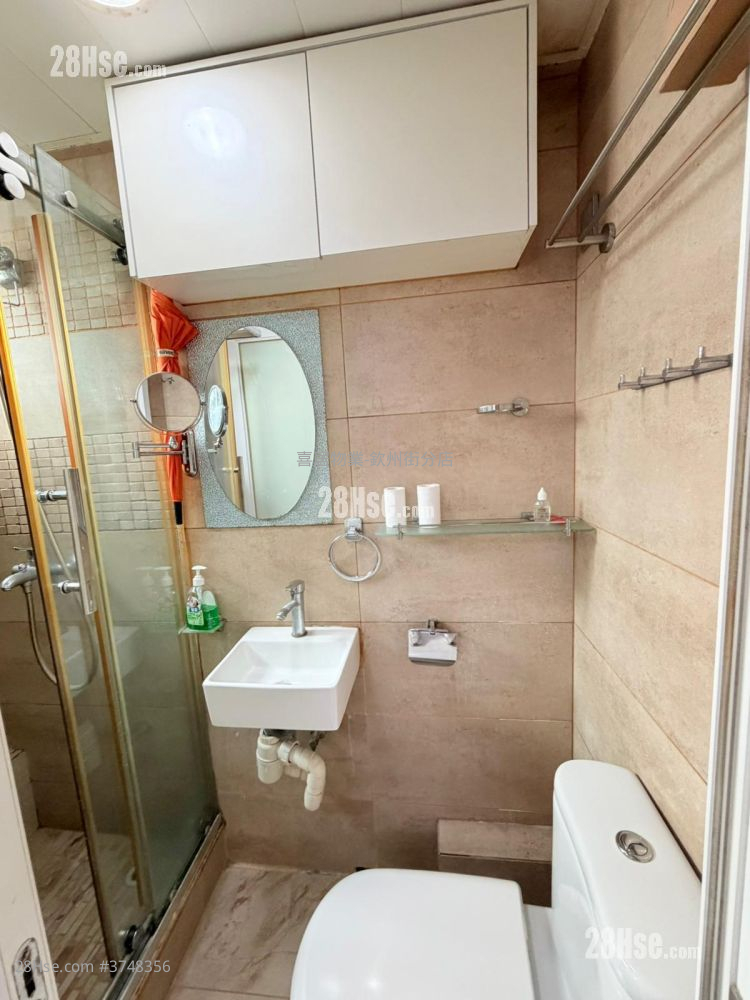 Gold Ming Building Sell 1 Bedroom , 1 Bathroom 256 ft²