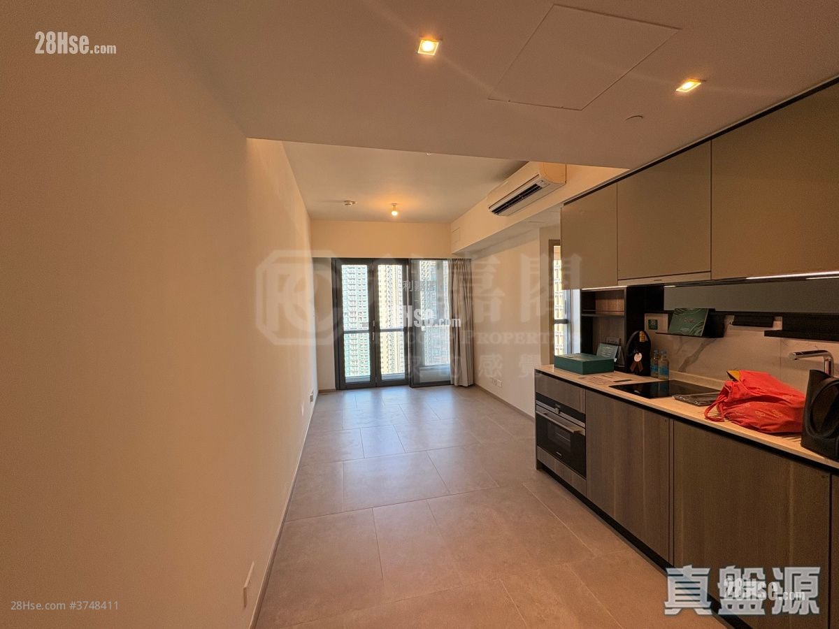 The Yoho Hub Sell 2 Bedrooms , 1 Bathroom 467 ft²