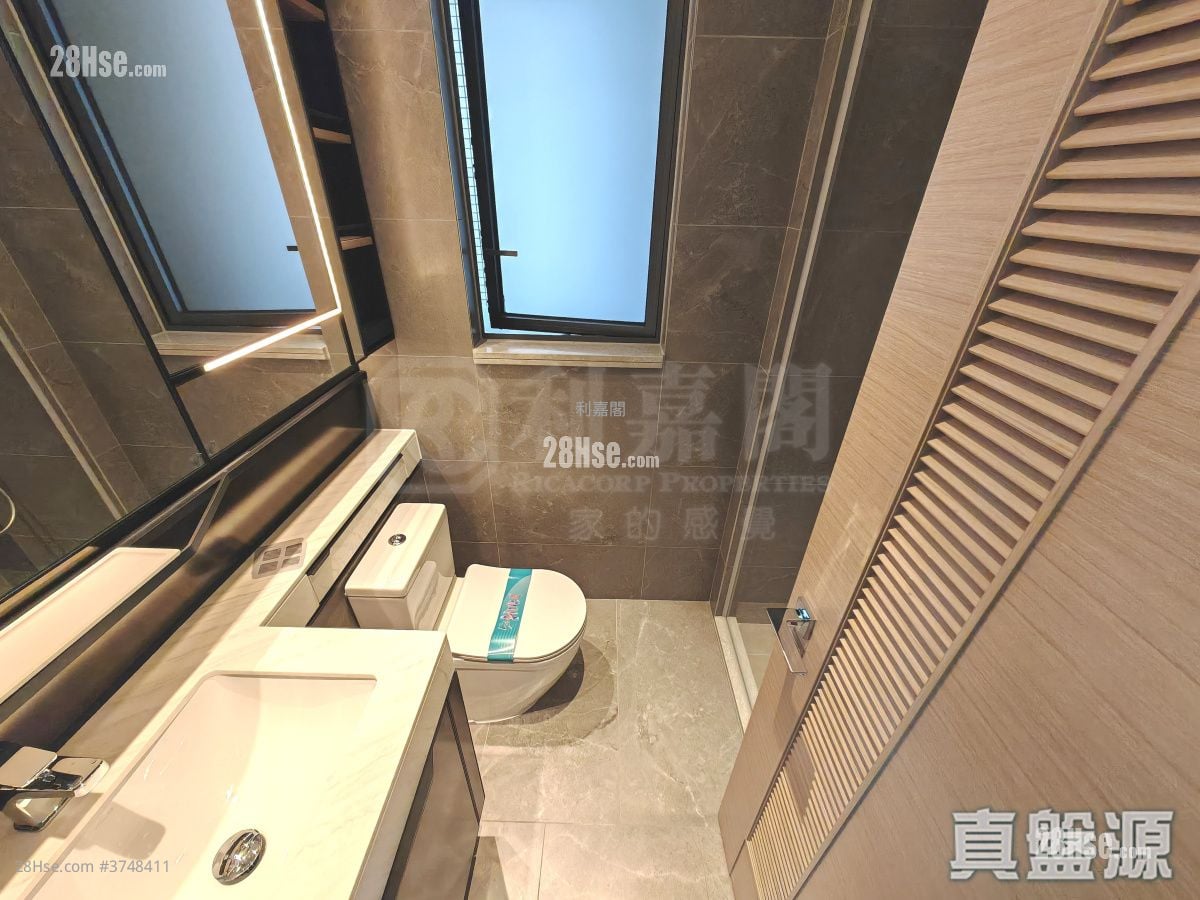 The Yoho Hub Sell 2 Bedrooms , 1 Bathroom 467 ft²