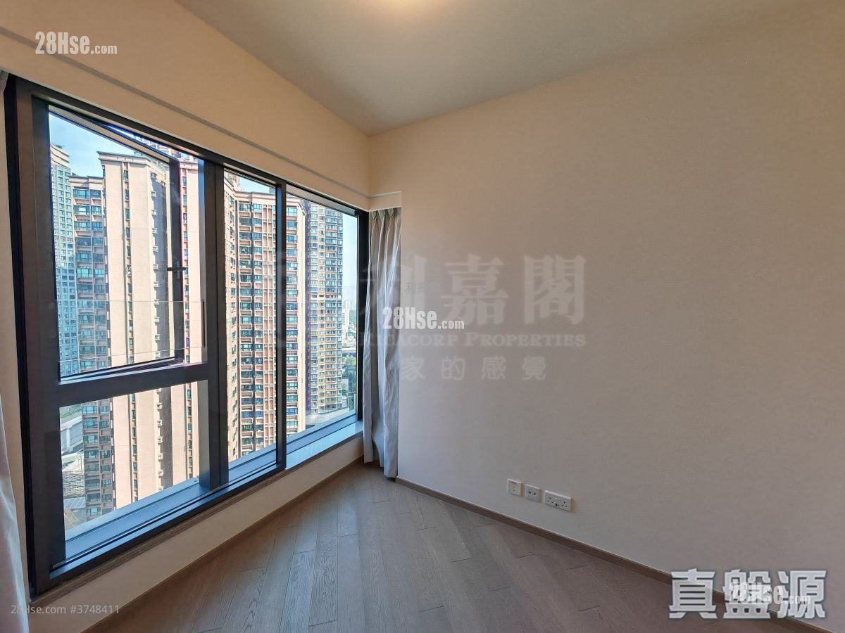 The Yoho Hub Sell 2 Bedrooms , 1 Bathroom 467 ft²