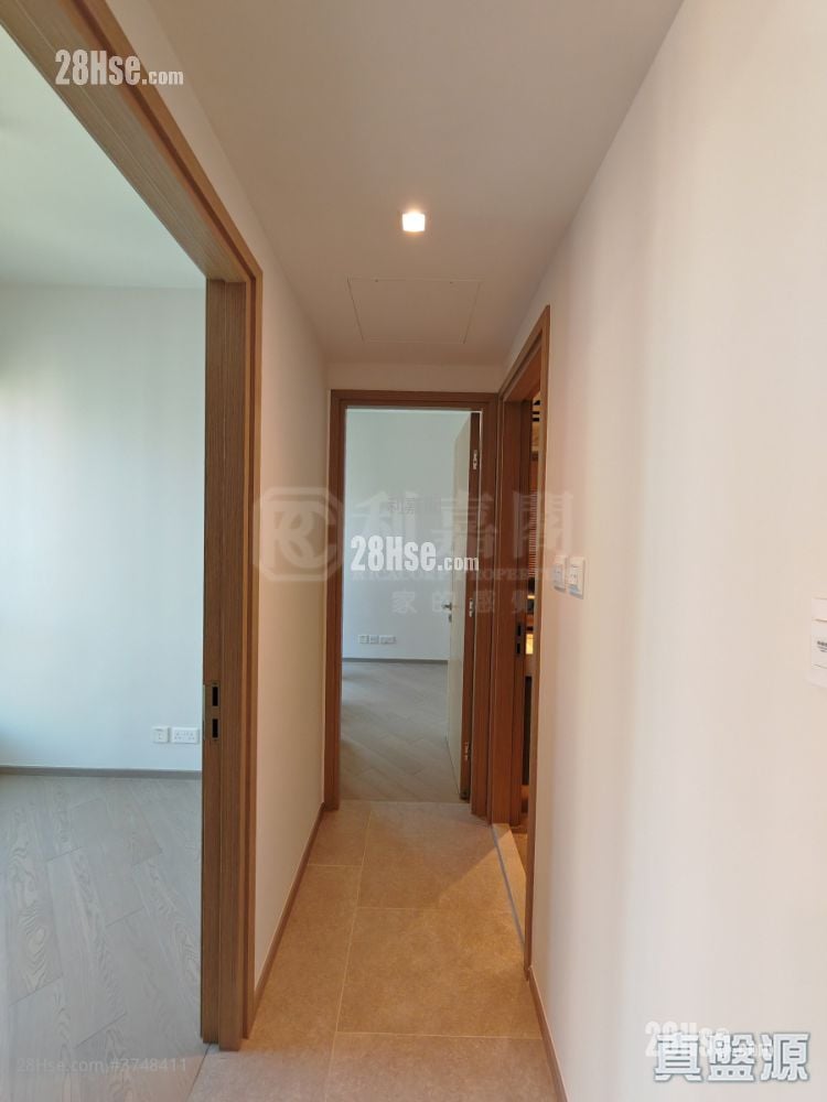 The Yoho Hub Sell 2 Bedrooms , 1 Bathroom 467 ft²