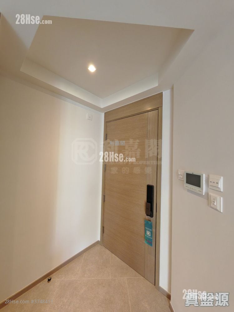 The Yoho Hub Sell 2 Bedrooms , 1 Bathroom 467 ft²