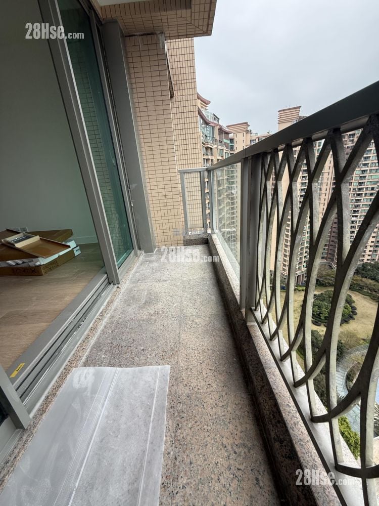 君頤峰 售盤 3 房 , 3 浴室 1,074 平方呎