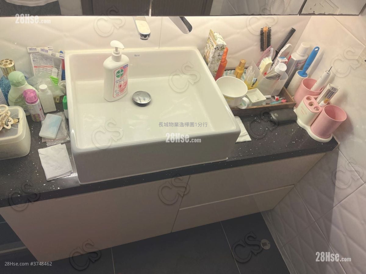 英丽阁 售盘 2 房 , 2 浴室 690 平方尺