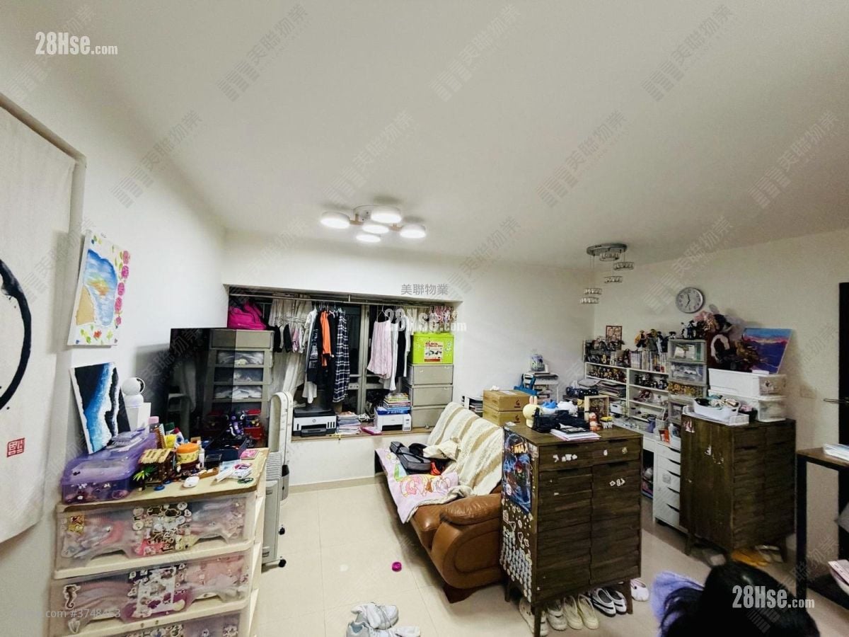 厅: 采叶庭 售盘 3 房 , 2 浴室 617 平方尺