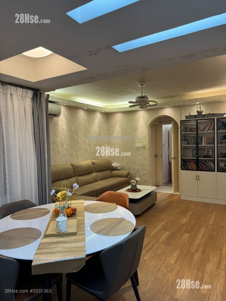 Holly Mansion Sell 2 Bedrooms 747 ft²