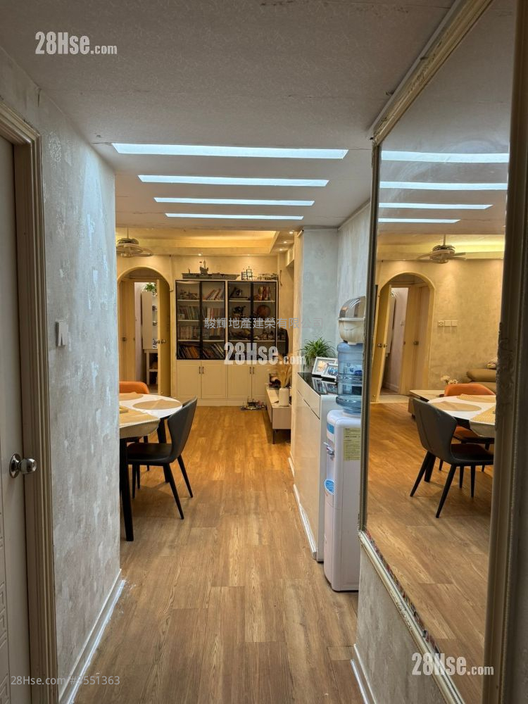 Holly Mansion Sell 2 Bedrooms 747 ft²