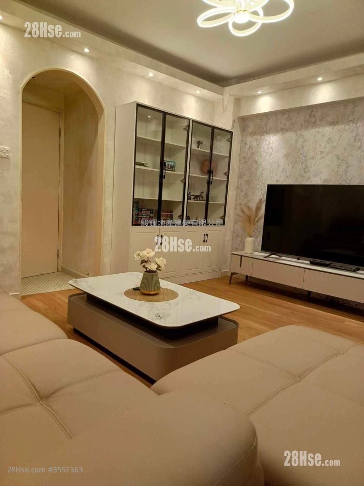 Holly Mansion Sell 2 Bedrooms 747 ft²