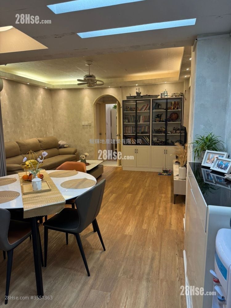 Holly Mansion Sell 2 Bedrooms 747 ft²