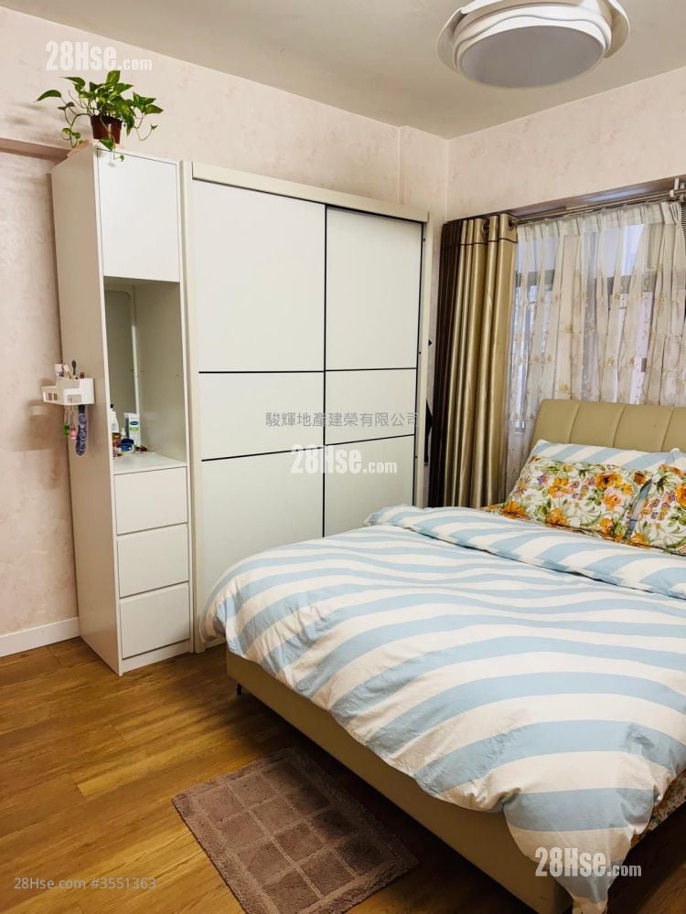 Holly Mansion Sell 2 Bedrooms 747 ft²