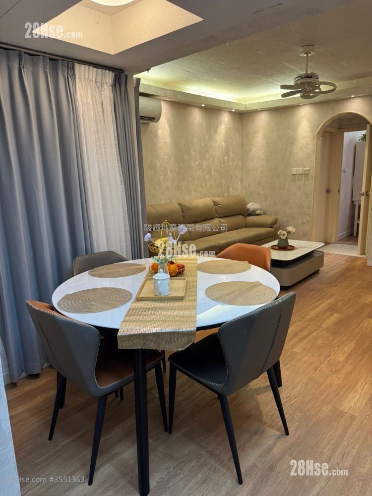 Holly Mansion Sell 2 Bedrooms 747 ft²