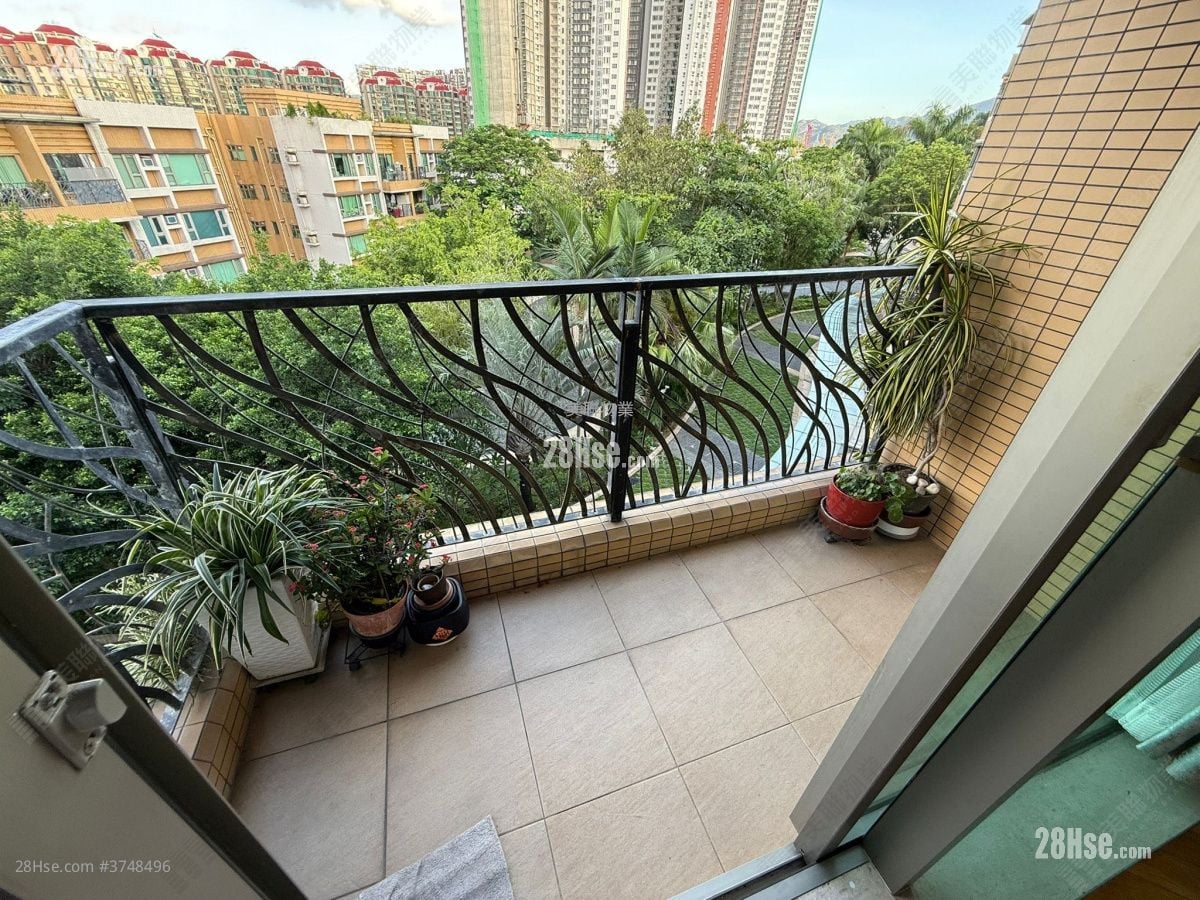 balcony: Fiori Sell 3 Bedrooms , 2 Bathrooms 850 ft²