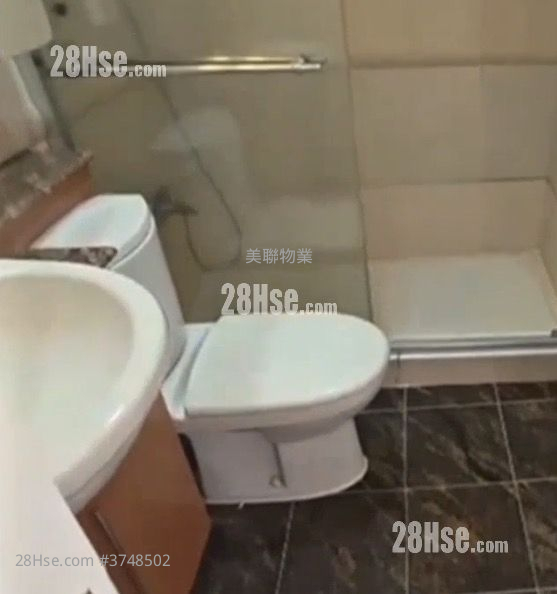 Park Central Sell 2 Bedrooms , 1 Bathroom 437 ft²