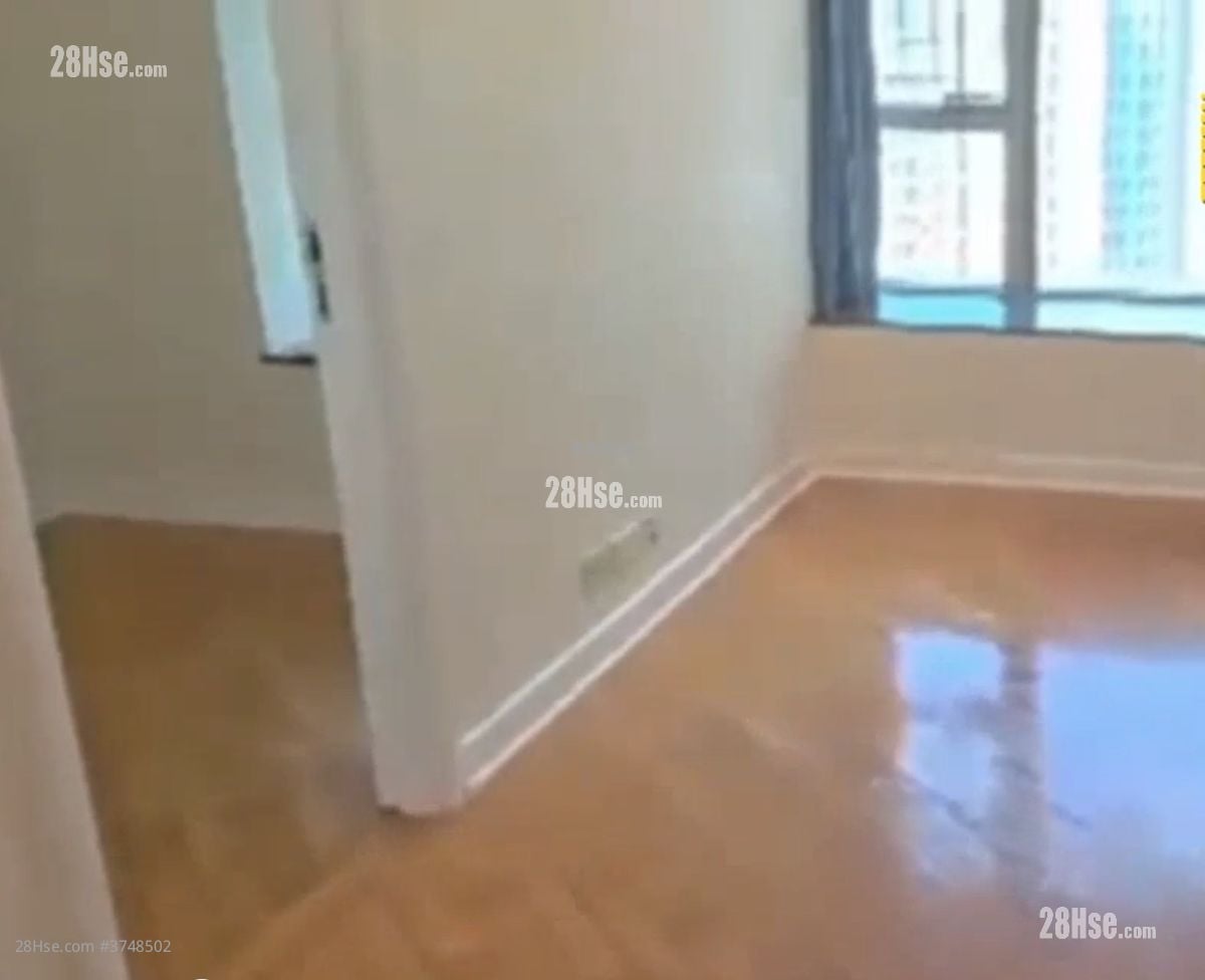 Park Central Sell 2 Bedrooms , 1 Bathroom 437 ft²