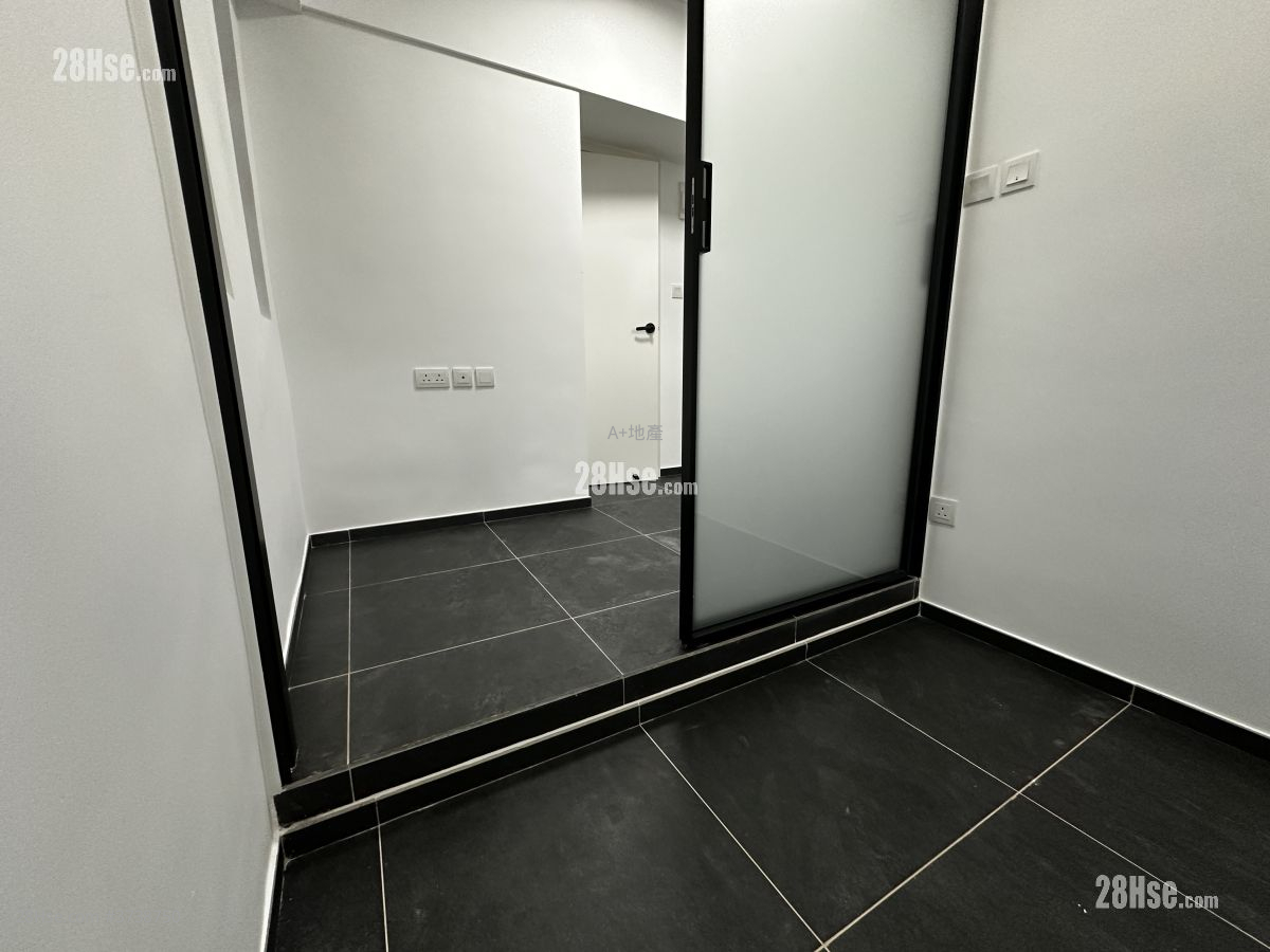 龍飛大廈 租盤 1 房 , 1 浴室 180 平方呎