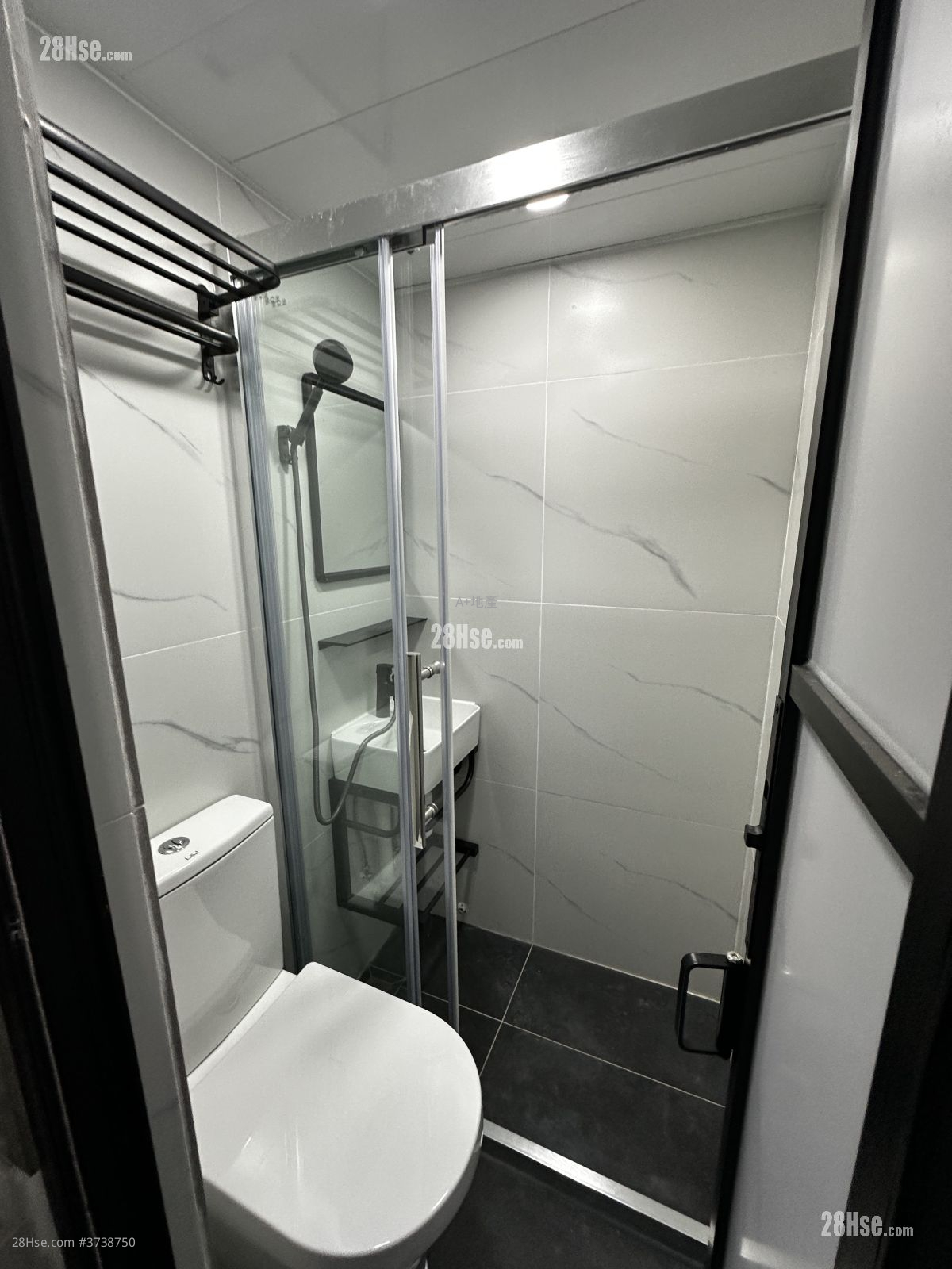 龍飛大廈 租盤 1 房 , 1 浴室 180 平方呎