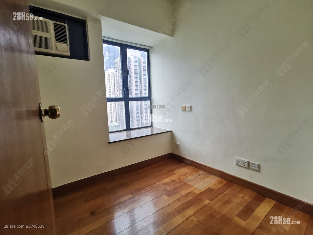 bedroom 1: Greenfields Sell 2 Bedrooms , 1 Bathroom 443 ft²