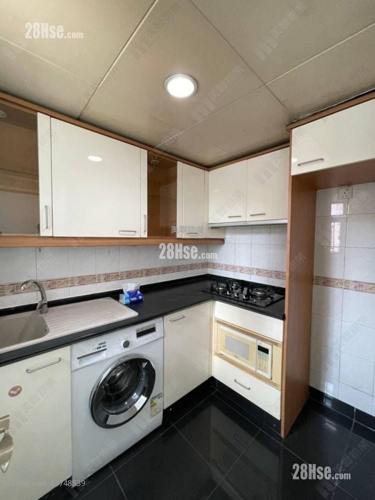 kitchen: Greenfields Sell 2 Bedrooms , 1 Bathroom 443 ft²