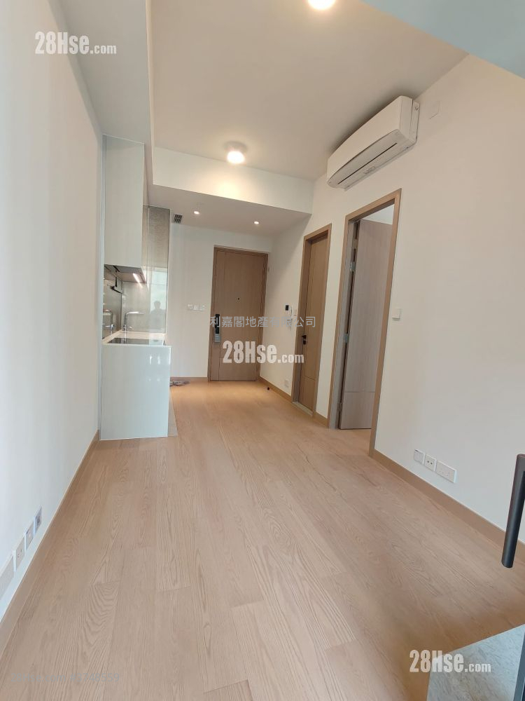 Seasons Place 售盤 1 房 , 1 浴室 323 平方呎