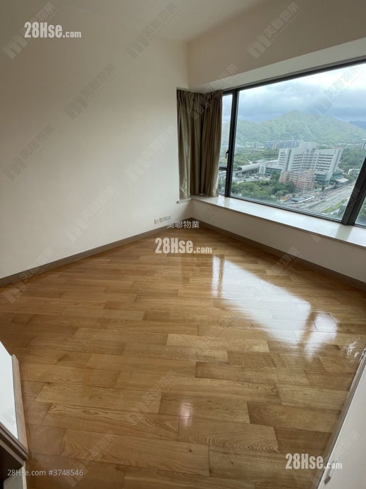 master room: Yoho Midtown Sell 4 Bedrooms , 2 Bathrooms 1,026 ft²