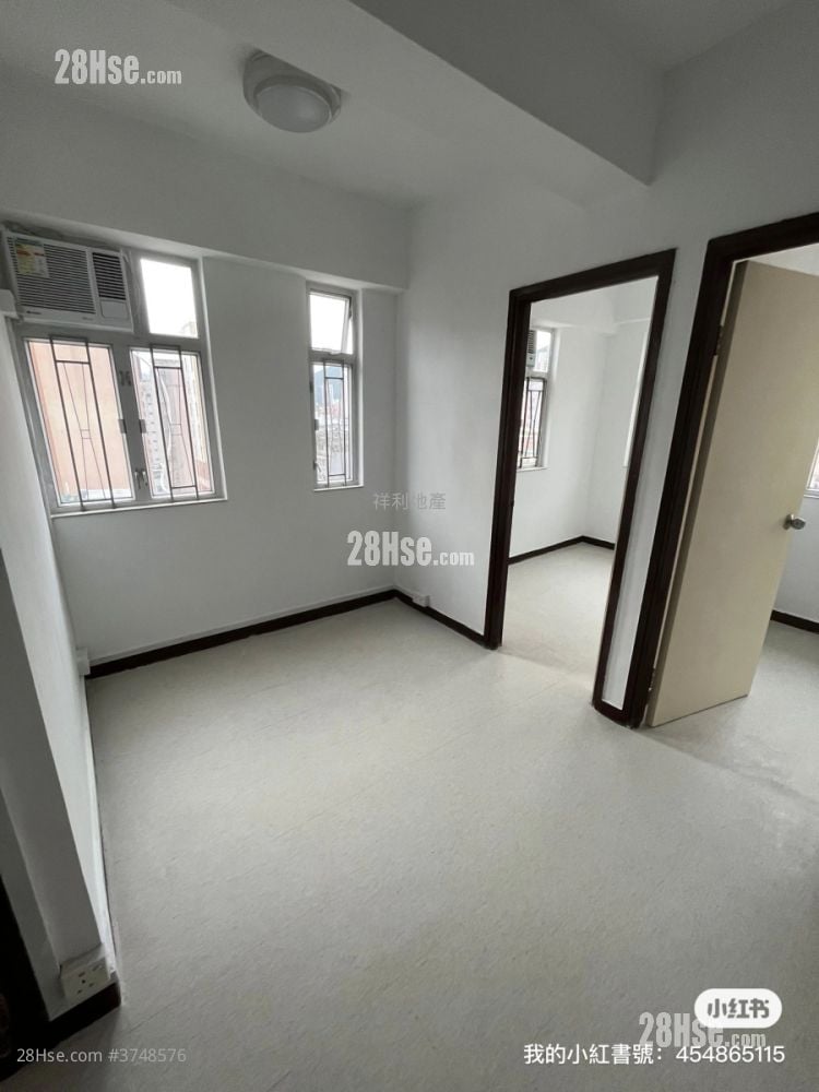 Shing Hing Building Sell 2 Bedrooms 313 ft²