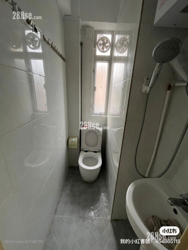 Shing Hing Building Sell 2 Bedrooms 313 ft²