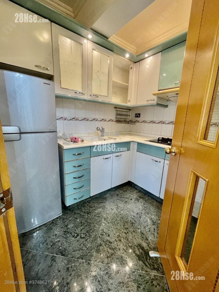 kitchen: Grand Del Sol Sell 2 Bedrooms , 1 Bathroom 578 ft²