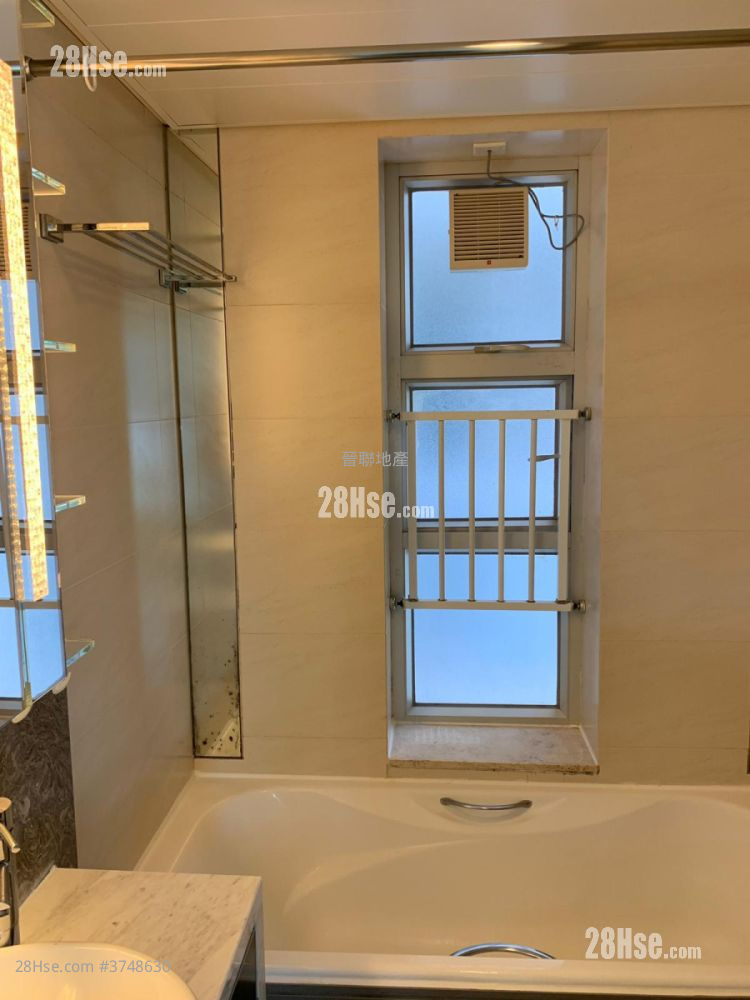 Festival City Sell 3 Bedrooms , 2 Bathrooms 785 ft²