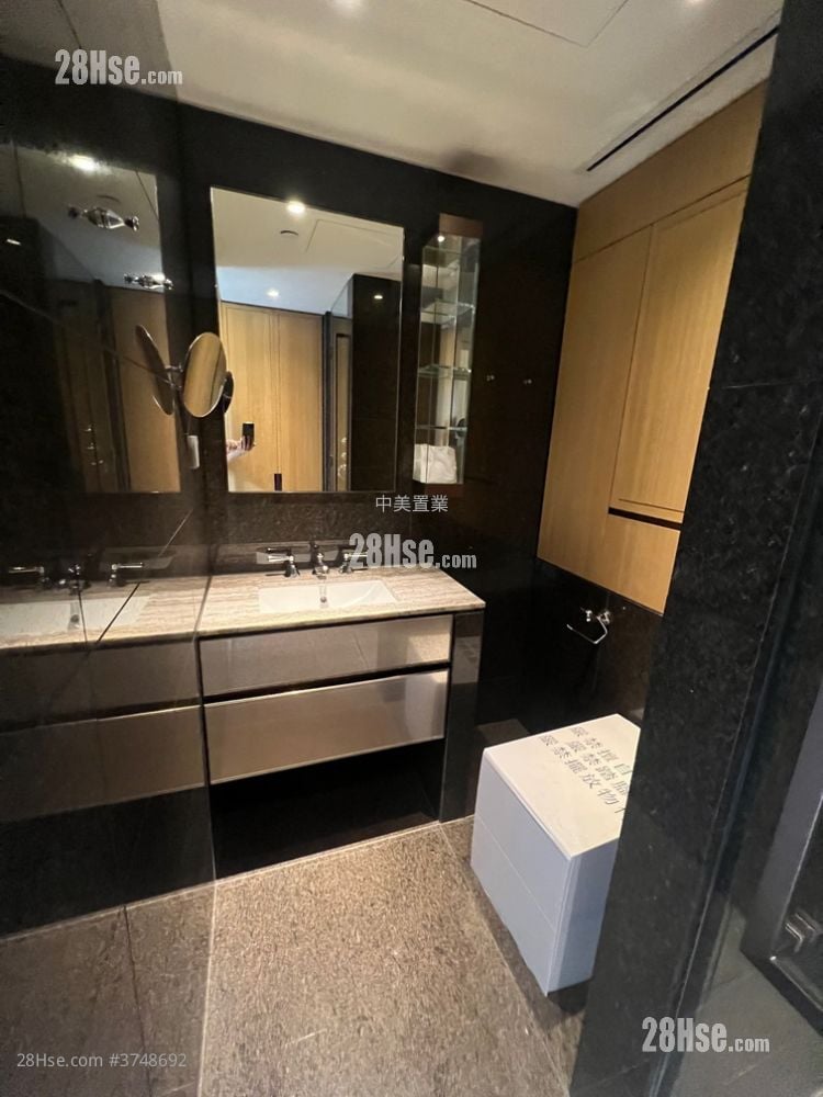 Eight Kwai Fong Happy Valley 租盘 1 房 , 1 浴室 402 平方尺