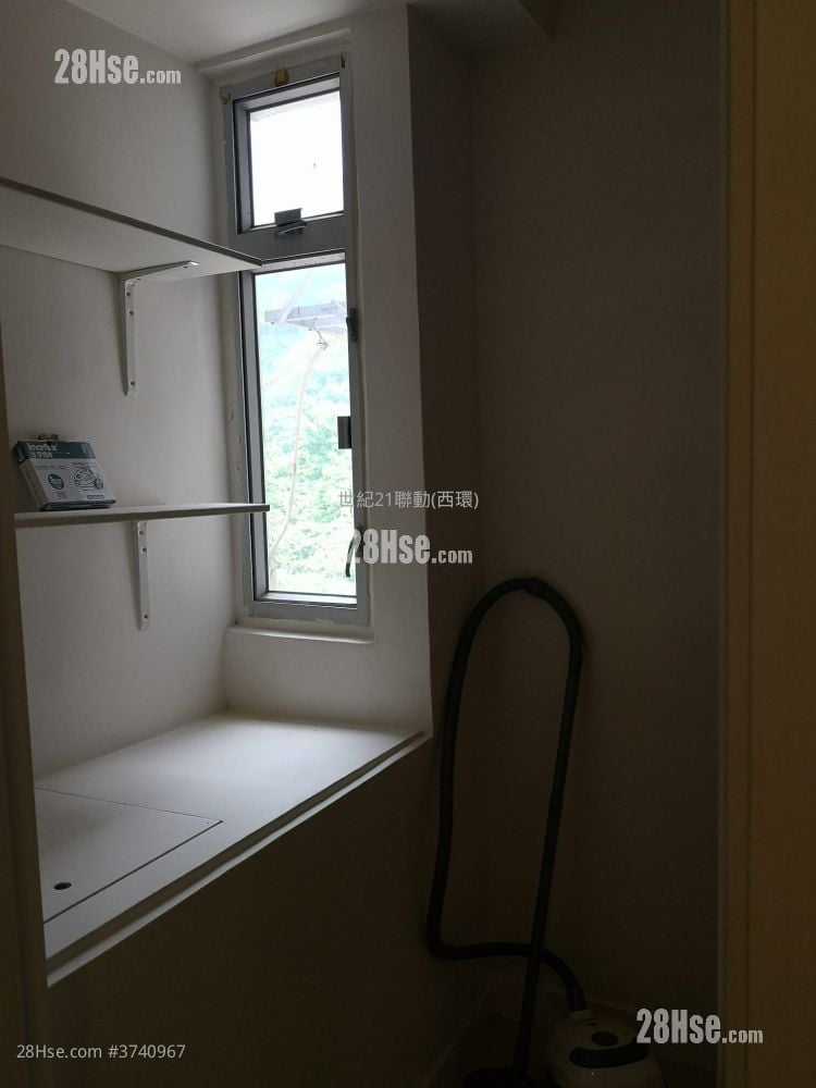 Huncliff Court Sell 1 Bedroom , 1 Bathroom 343 ft²