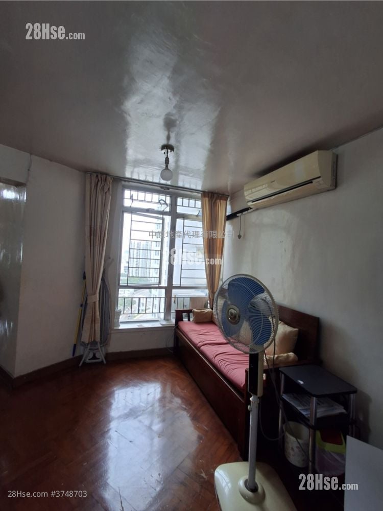 Kornhill Garden Sell 3 Bedrooms , 1 Bathroom 592 ft²