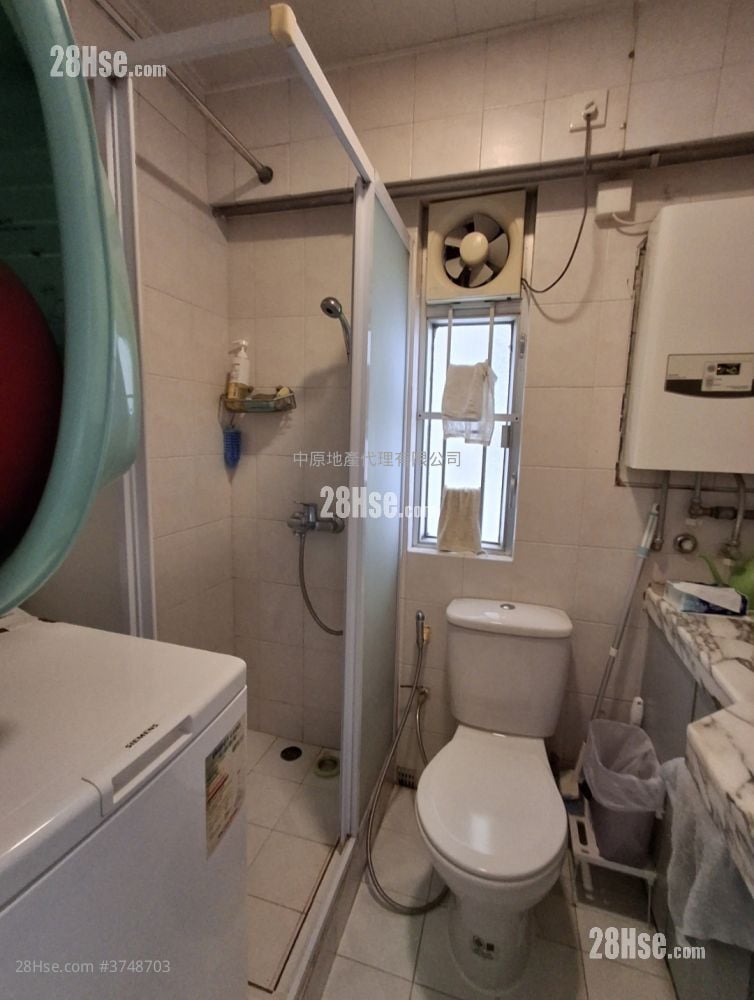 Kornhill Garden Sell 3 Bedrooms , 1 Bathroom 592 ft²