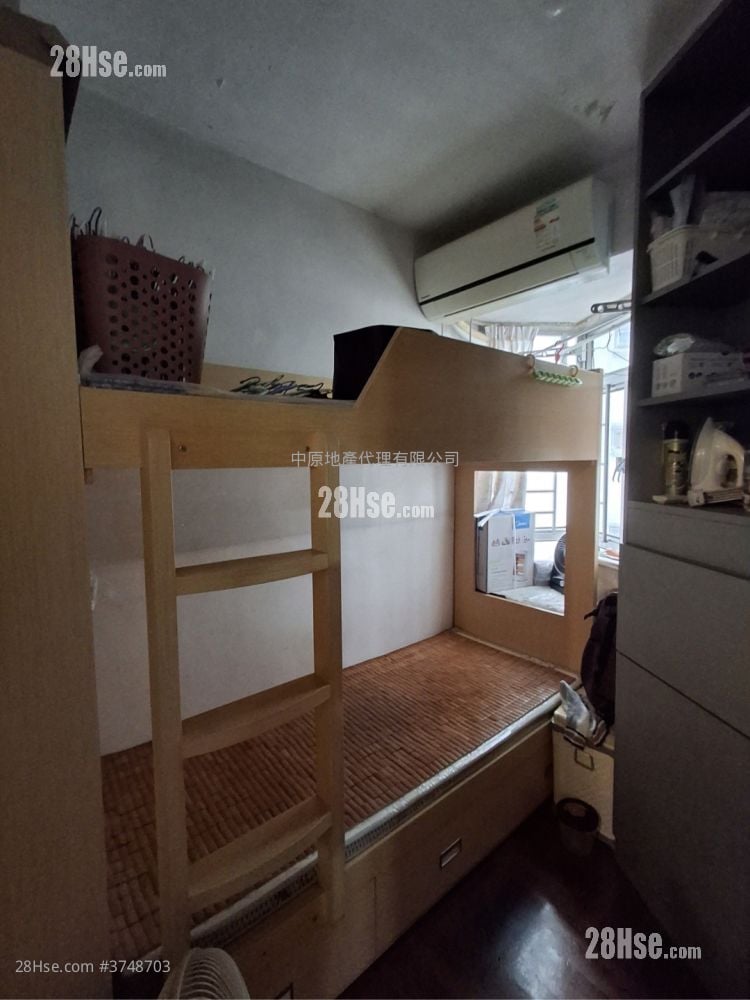 Kornhill Garden Sell 3 Bedrooms , 1 Bathroom 592 ft²