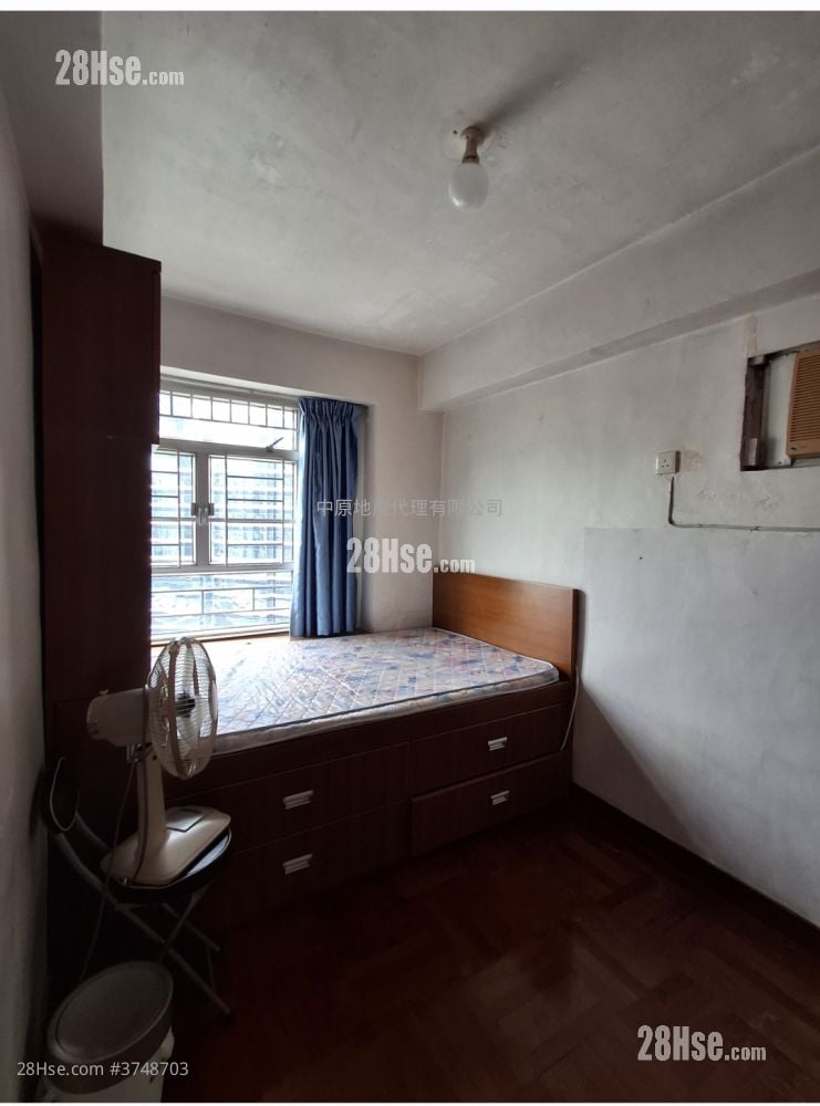 Kornhill Garden Sell 3 Bedrooms , 1 Bathroom 592 ft²