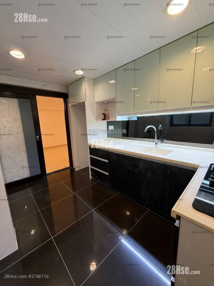 翡翠花园 售盘 3 房 , 2 浴室 959 平方尺