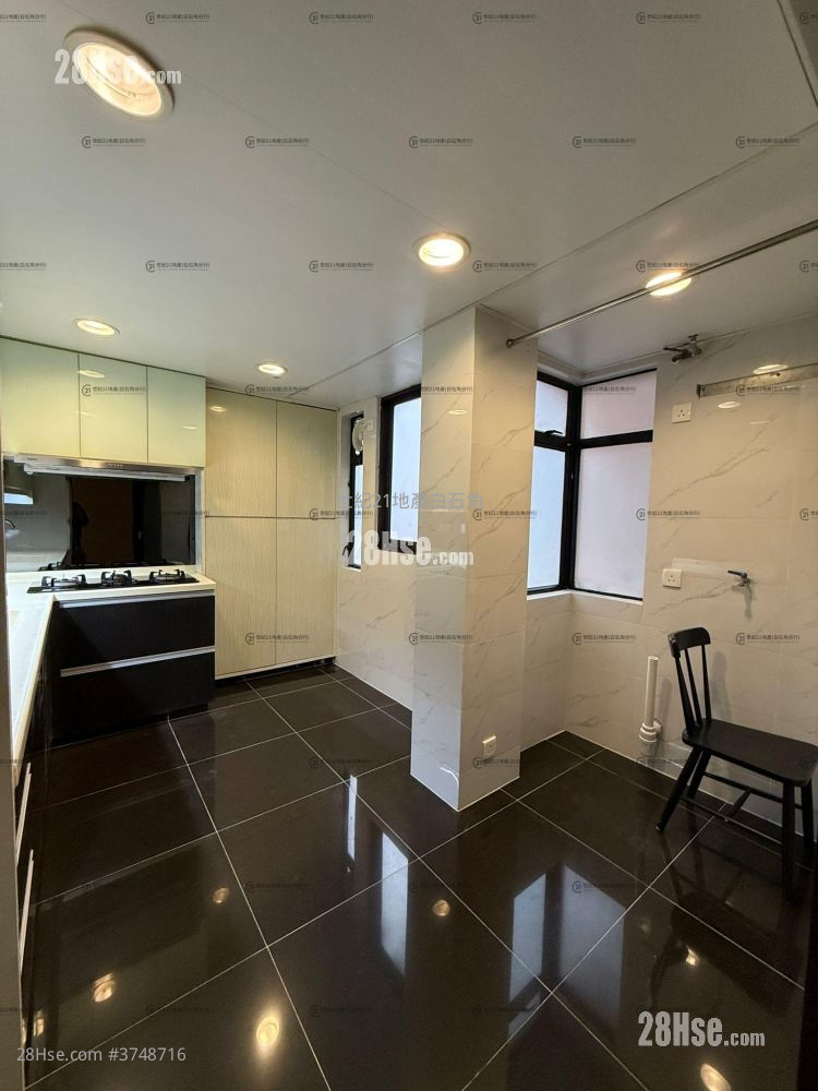 翡翠花园 售盘 3 房 , 2 浴室 959 平方尺