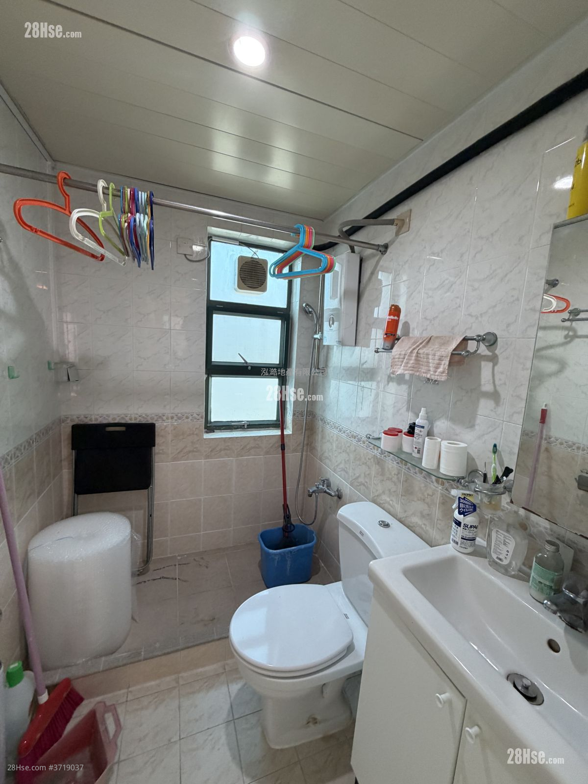 村屋 售盤 3 房 , 1 浴室 700 平方呎