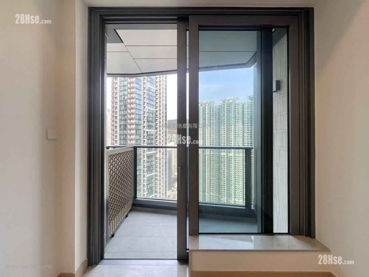 Seasons Place 售盘 1 房 , 1 浴室 322 平方尺