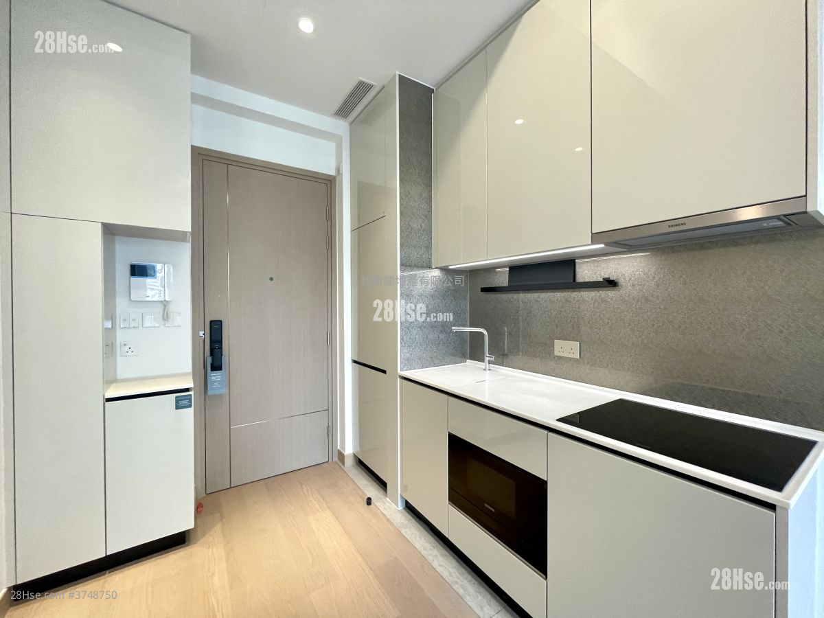 Seasons Place 售盘 1 房 , 1 浴室 322 平方尺