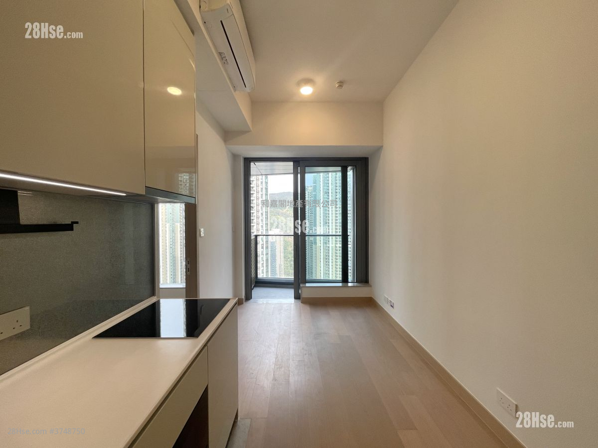 Seasons Place 售盘 1 房 , 1 浴室 322 平方尺