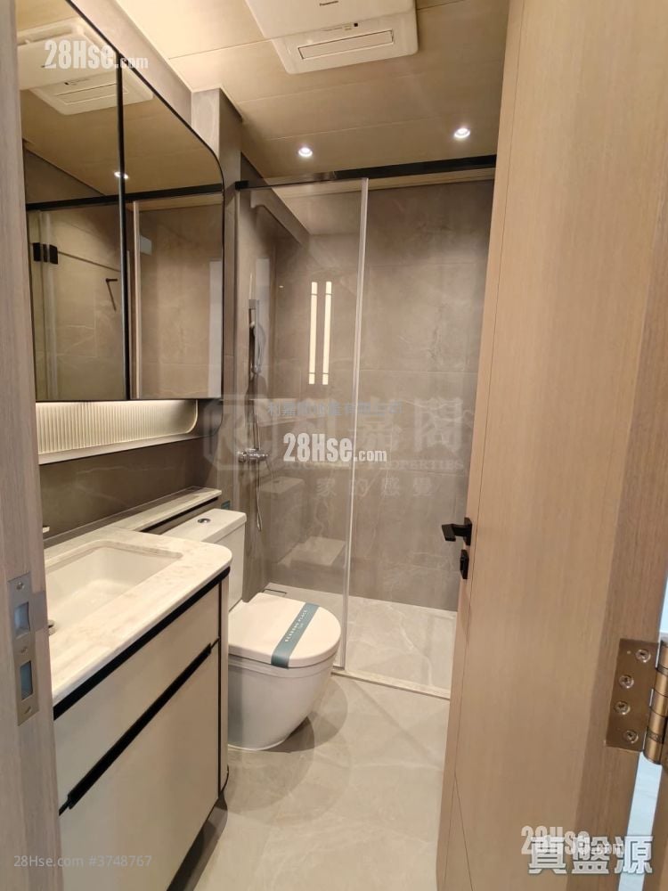 Seasons Place 售盘 1 房 , 1 浴室 323 平方尺