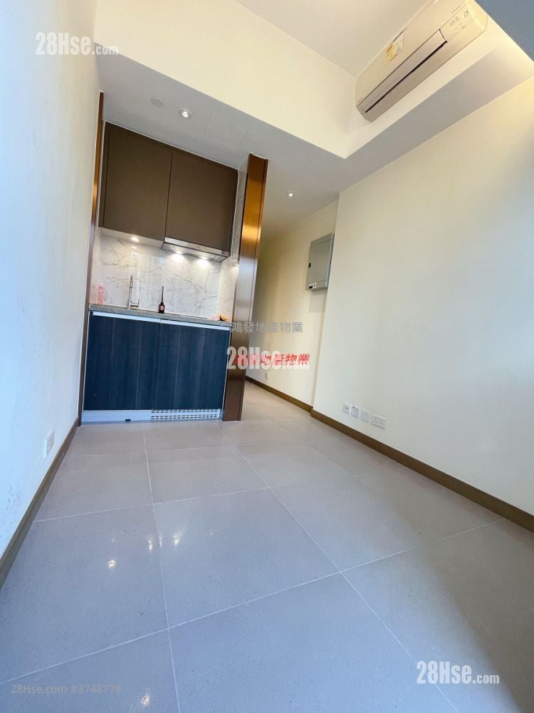 AVA228 售盘 开放式间隔 , 1 浴室 155 平方尺